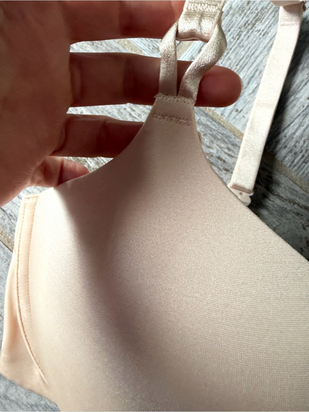 Victoria's Secret bombshell plunge bra 38D - Picture 2 of 6